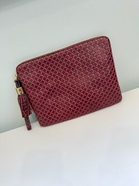 GILI Burgundy Woven Leather Clutch Wristlet Tassel Textured Purse RFID Haloguard